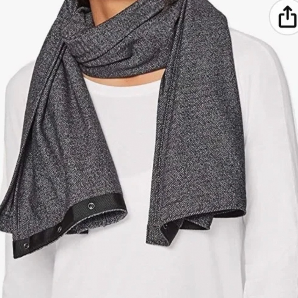 Lululemon vinyasa scarf